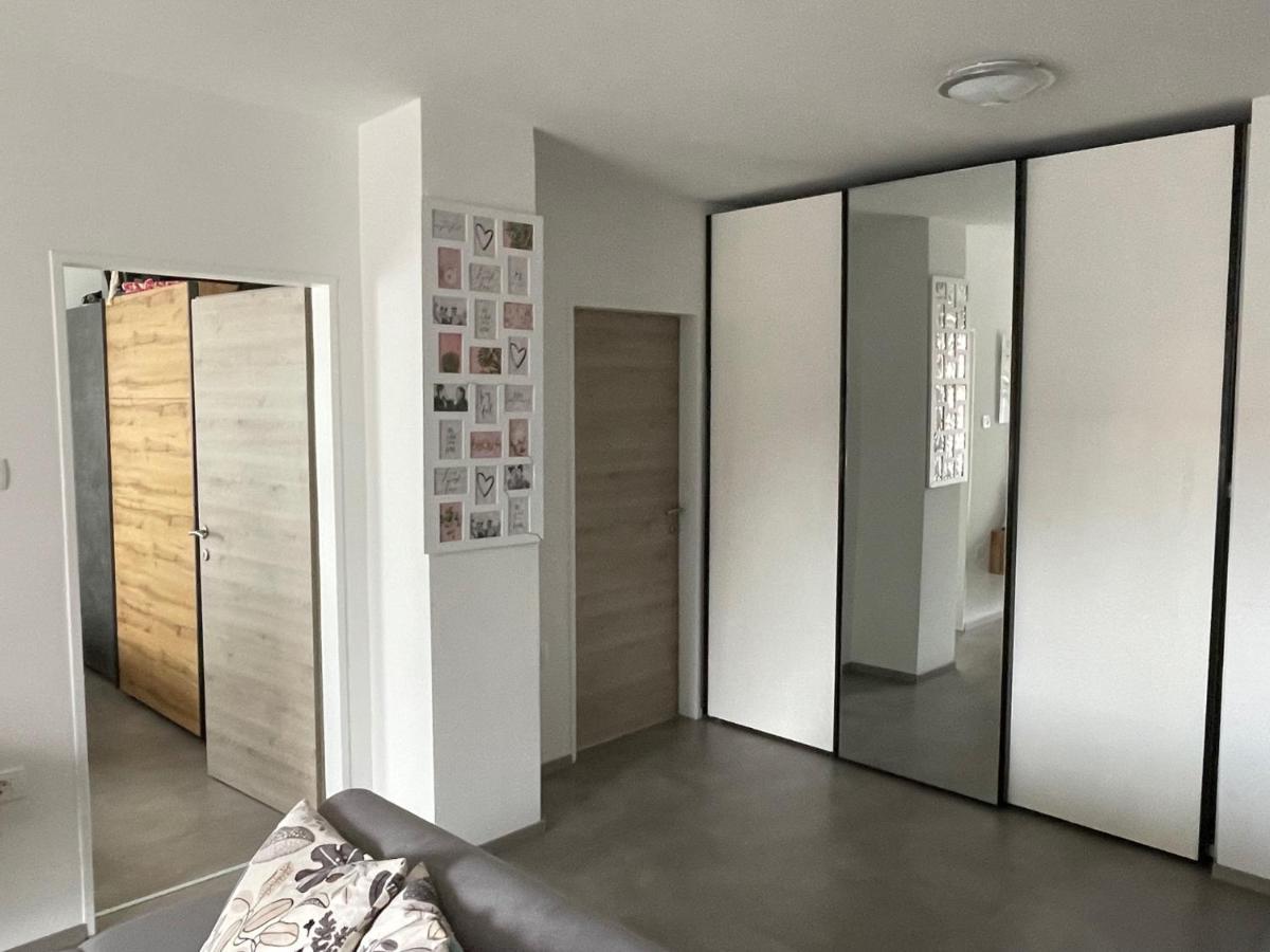 Family Home Koper Luaran gambar