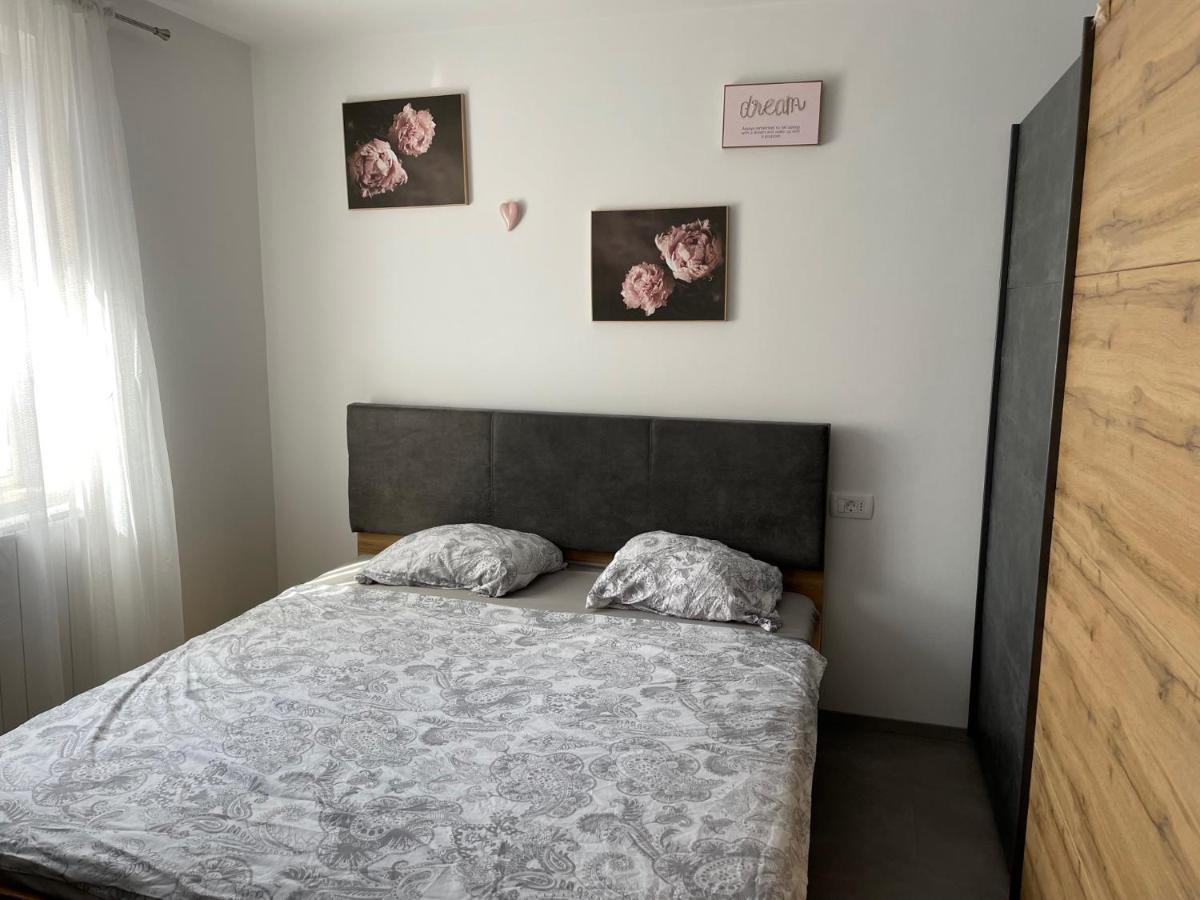 Family Home Koper Luaran gambar