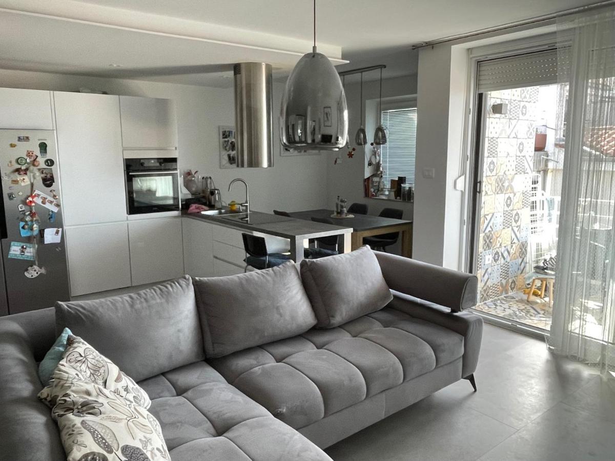 Family Home Koper Luaran gambar